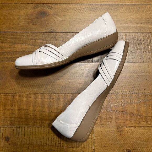 NWOT Life Stride Velocity 2.0 Slip On - Picture 4 of 9